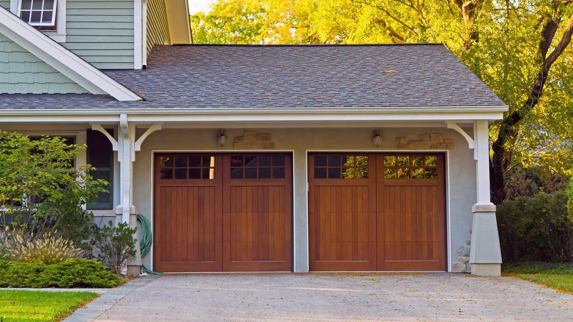 The Everyday Value of a Well-Chosen Garage Door