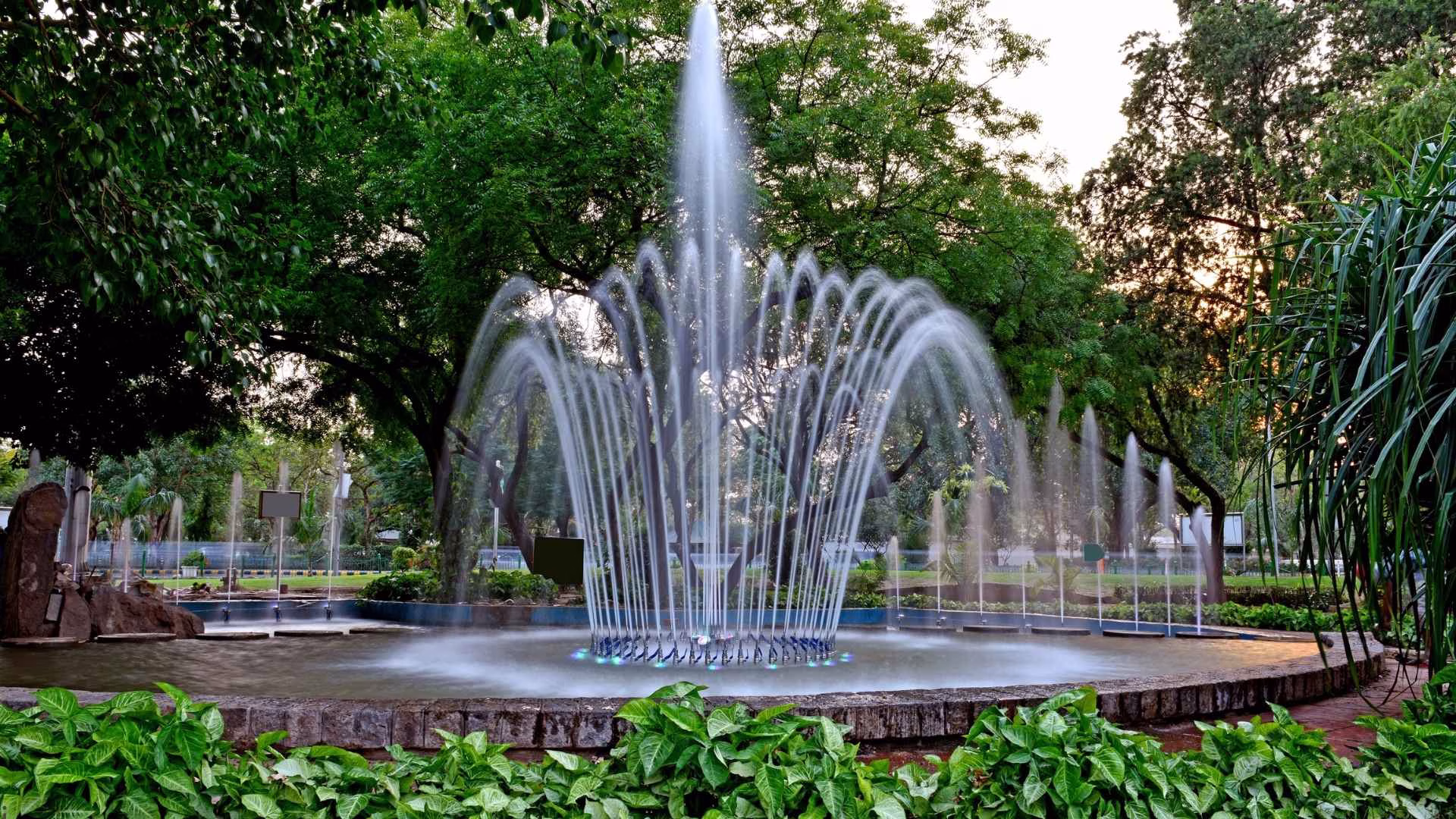 4x Best Outdoor Fountain Retailers for 2026 Seasonal Picks