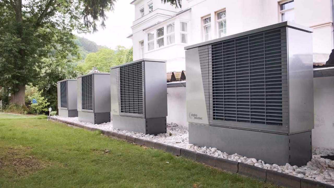 Homeowners Manage Seasonal HVAC Shifts and Efficiency Costs