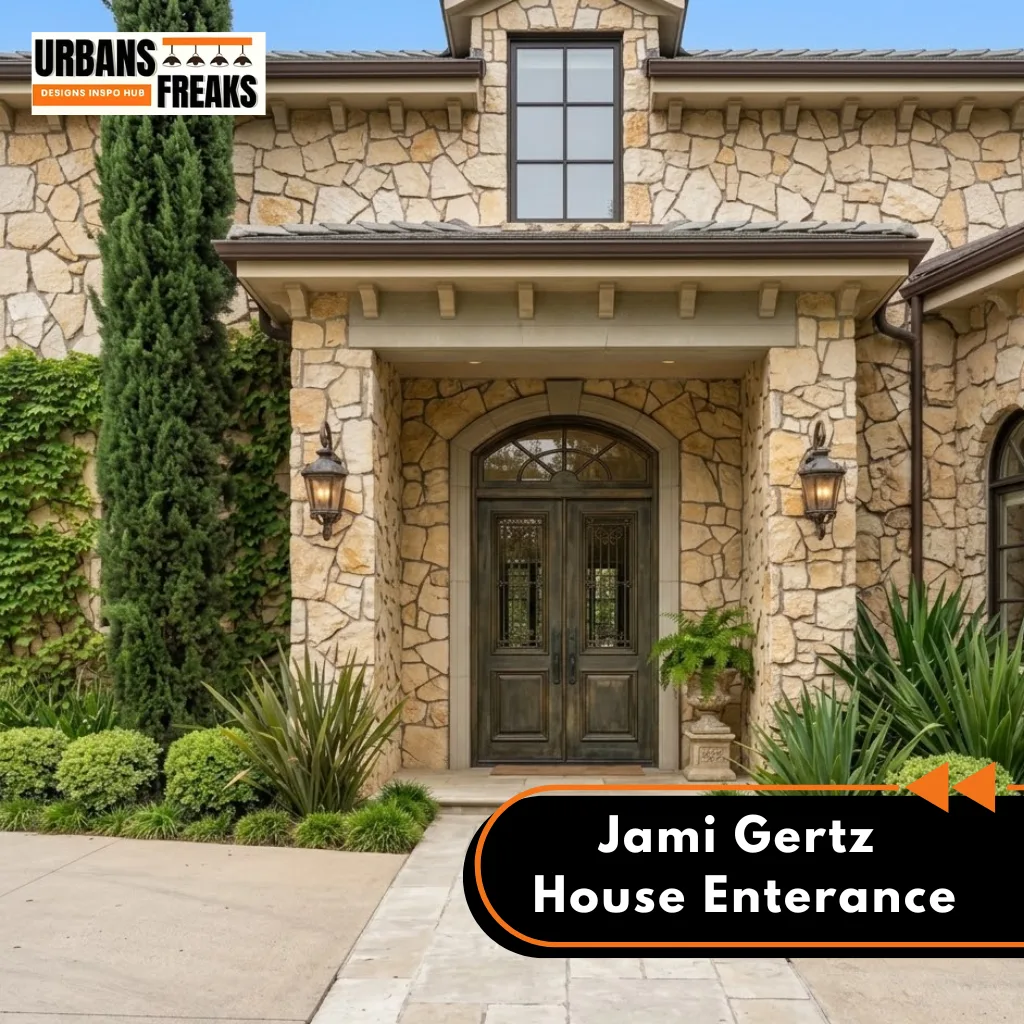 Jami Gertz House Beverly Hills enterance